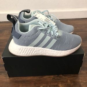 BNWT Women’s Adidas NMD R2